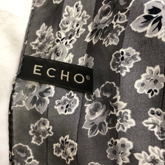 Echo Scarf - Picture 5 of 8